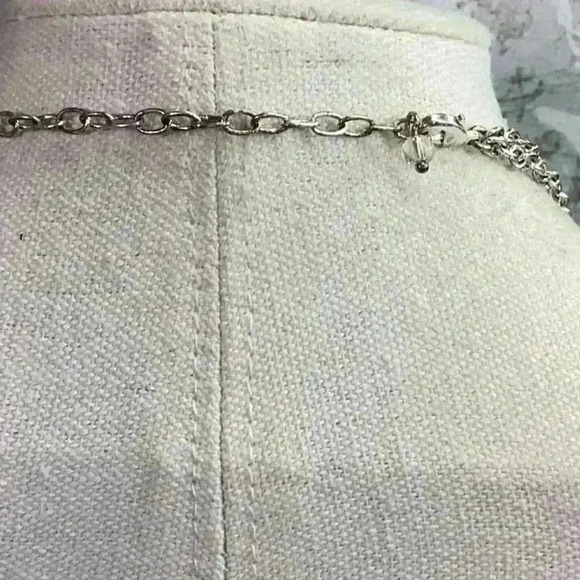 Blue Sparkling Faceted Beaded Necklace with Silver Chain Vintage - Picture 3 of 3